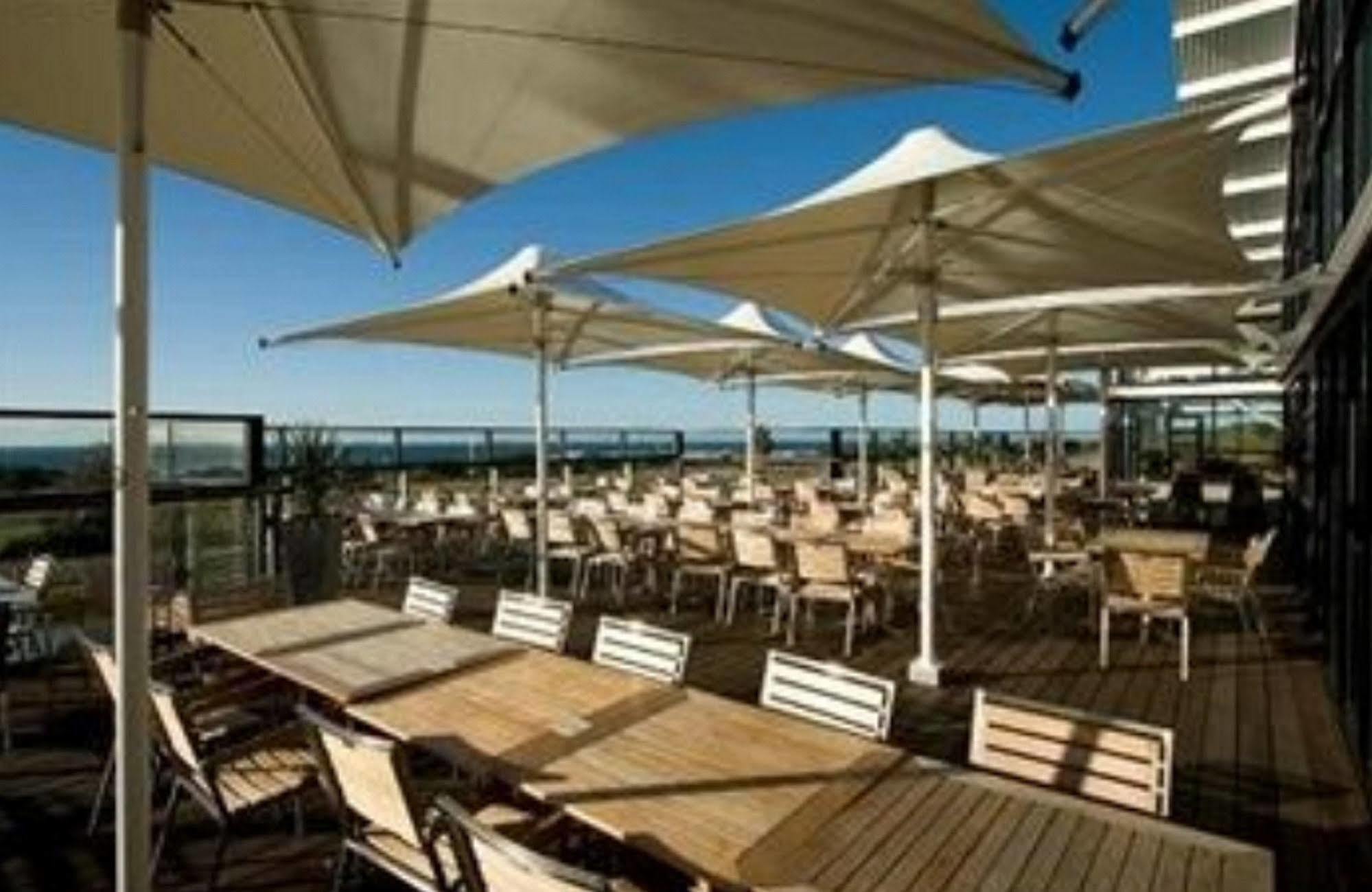 Caves Coastal Bar & Bungalows Кейвс-Біч Екстер'єр фото